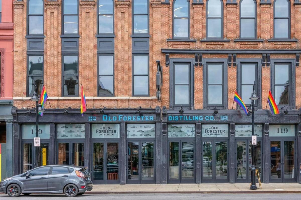 Modern Nulu 2br Cozysuites 10 Apartment Louisville