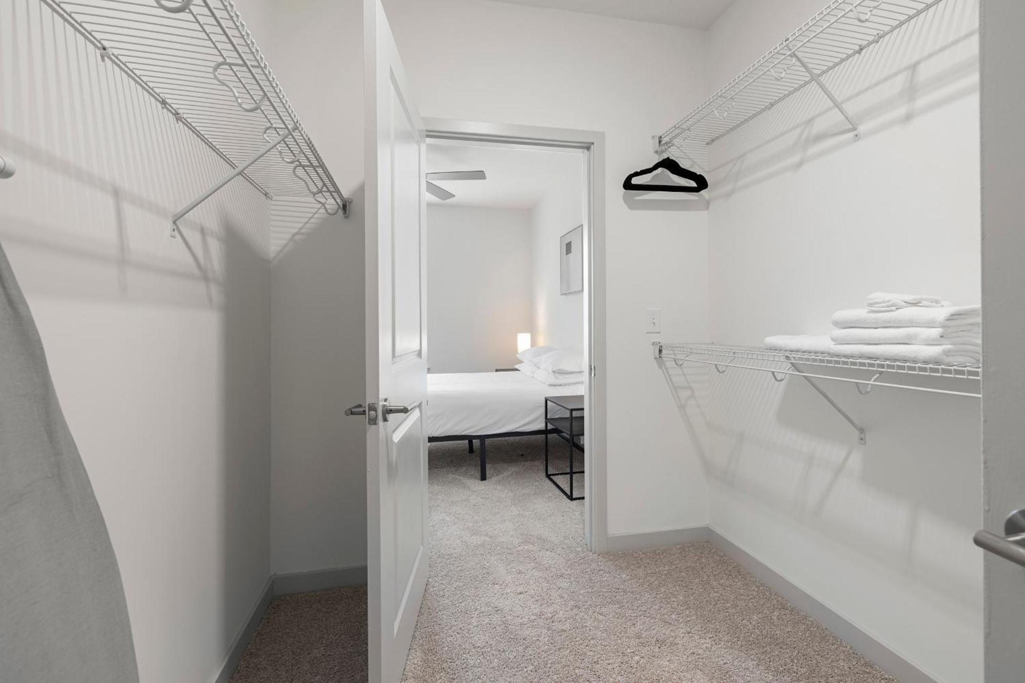 Apartment Modern Nulu 2br Cozysuites 10
