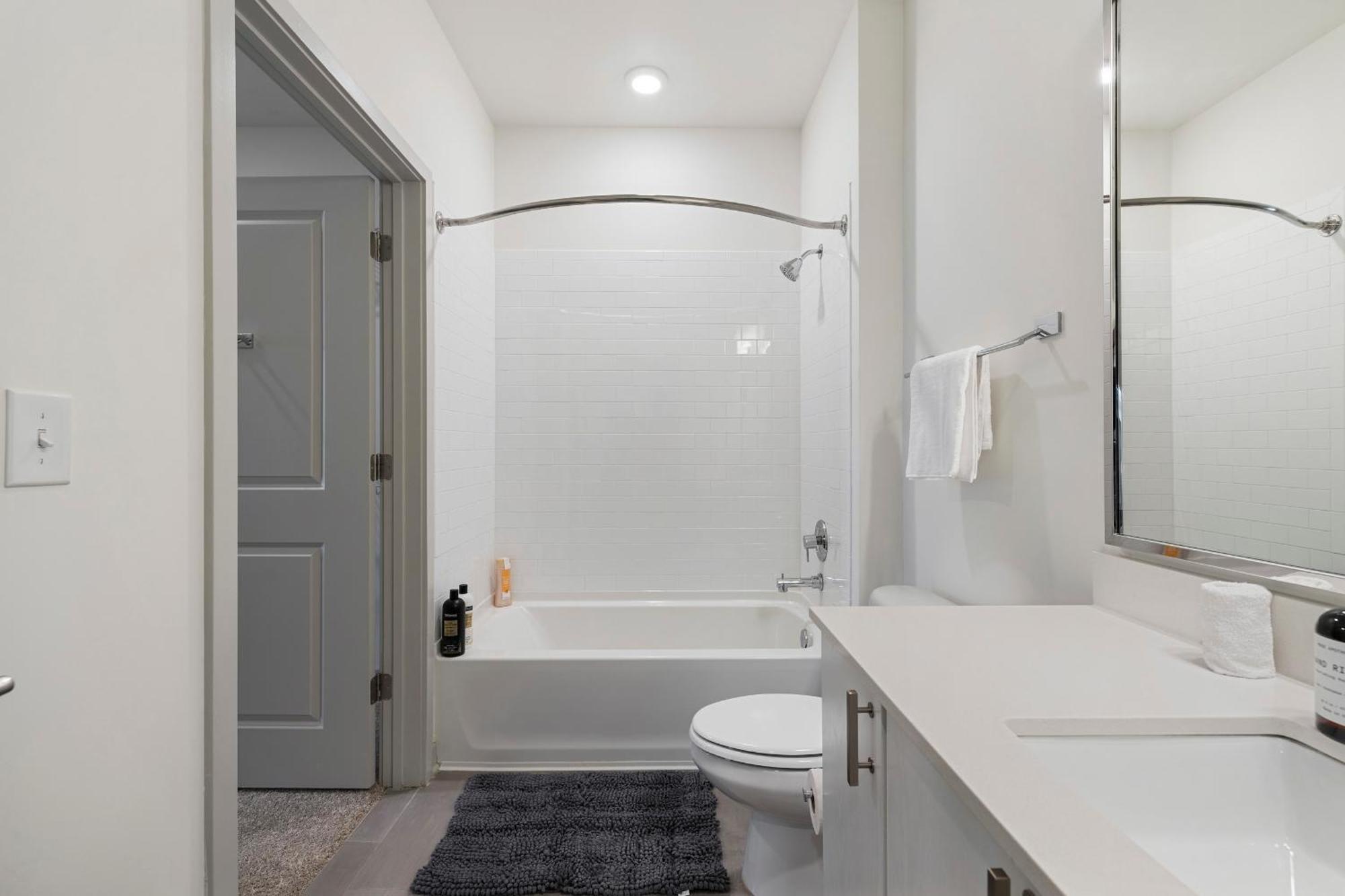 Modern Nulu 2br Cozysuites 10 Apartment